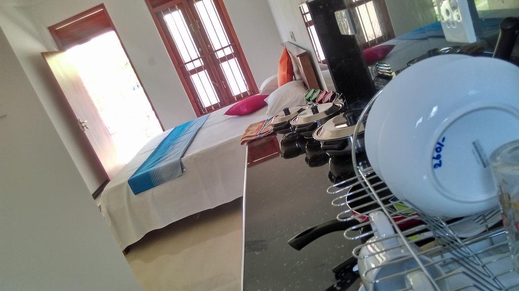 Hasaranga Holiday House Хикадува Екстериор снимка