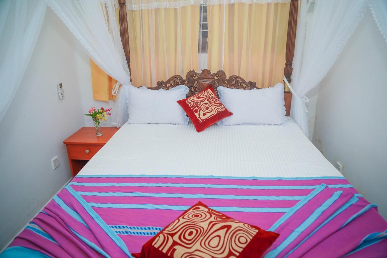 Hasaranga Holiday House Хикадува Екстериор снимка