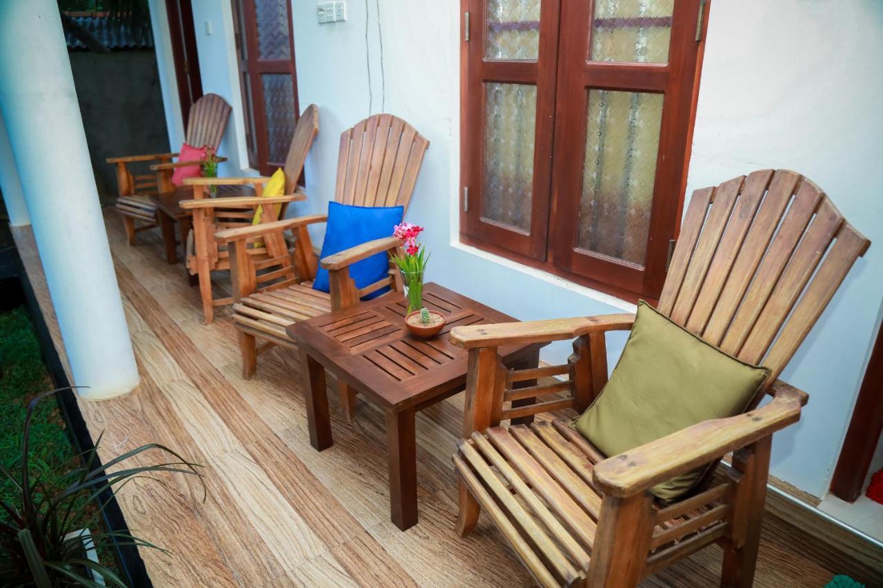 Hasaranga Holiday House Хикадува Екстериор снимка