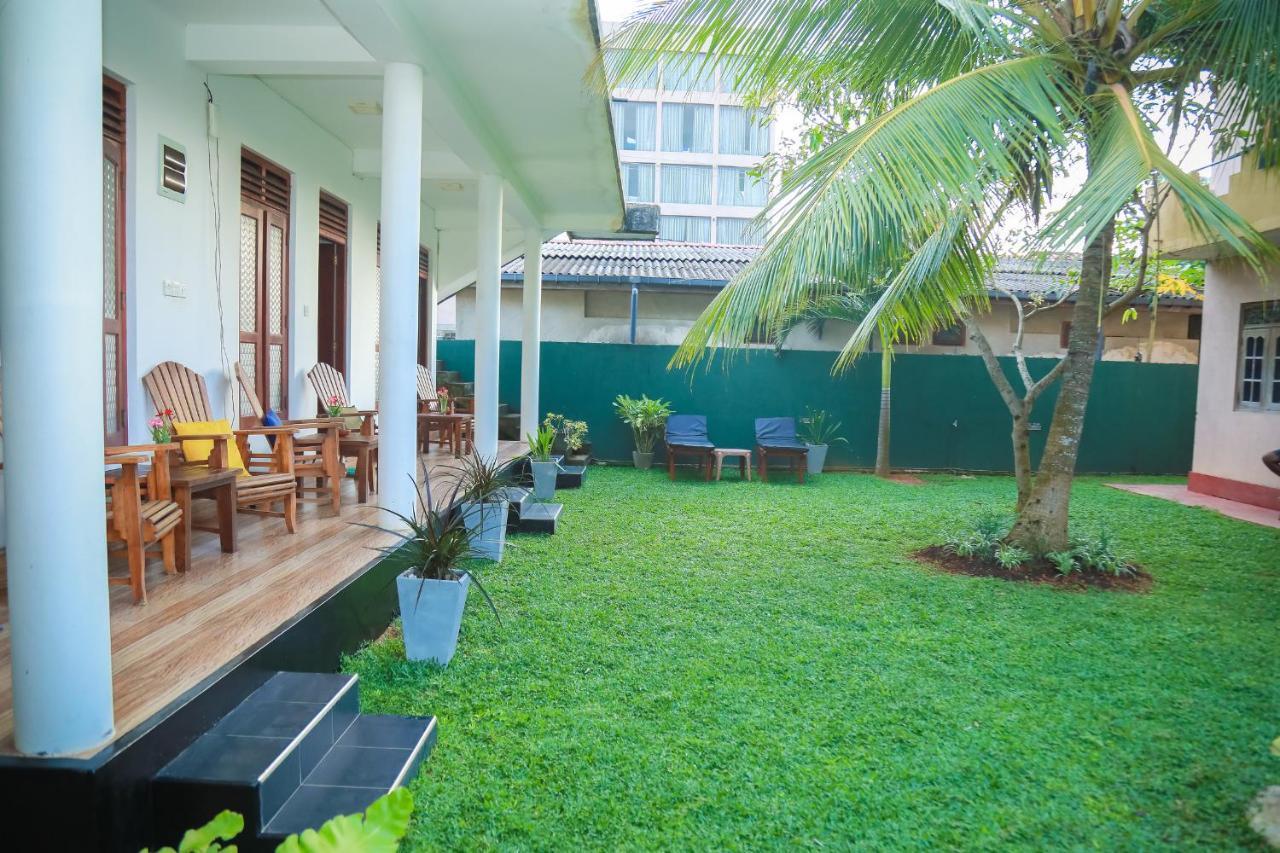 Hasaranga Holiday House Хикадува Екстериор снимка
