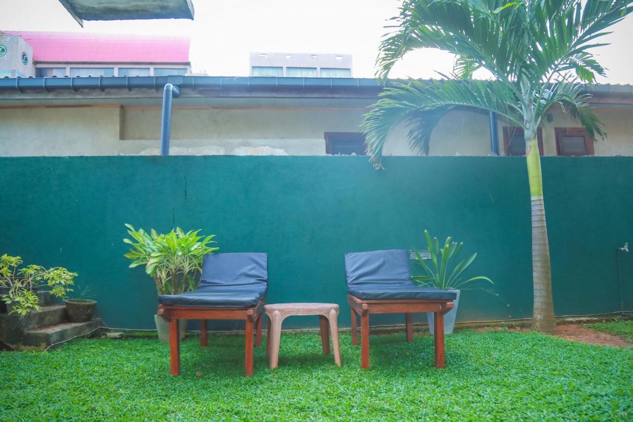 Hasaranga Holiday House Хикадува Екстериор снимка