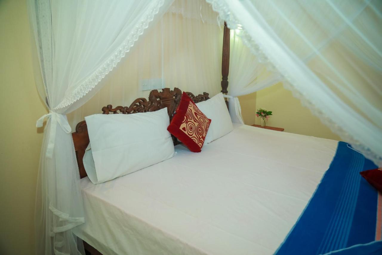 Hasaranga Holiday House Хикадува Екстериор снимка