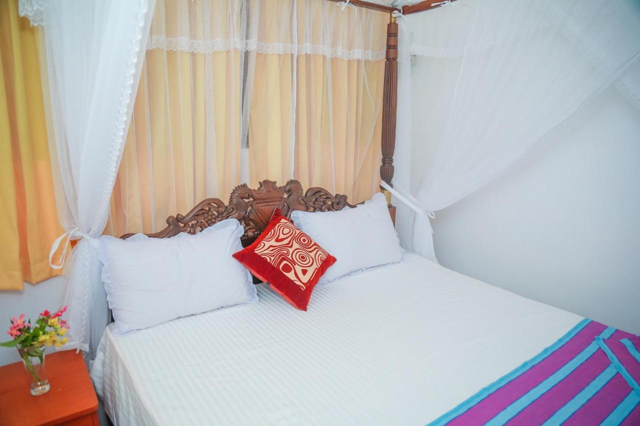 Hasaranga Holiday House Хикадува Екстериор снимка