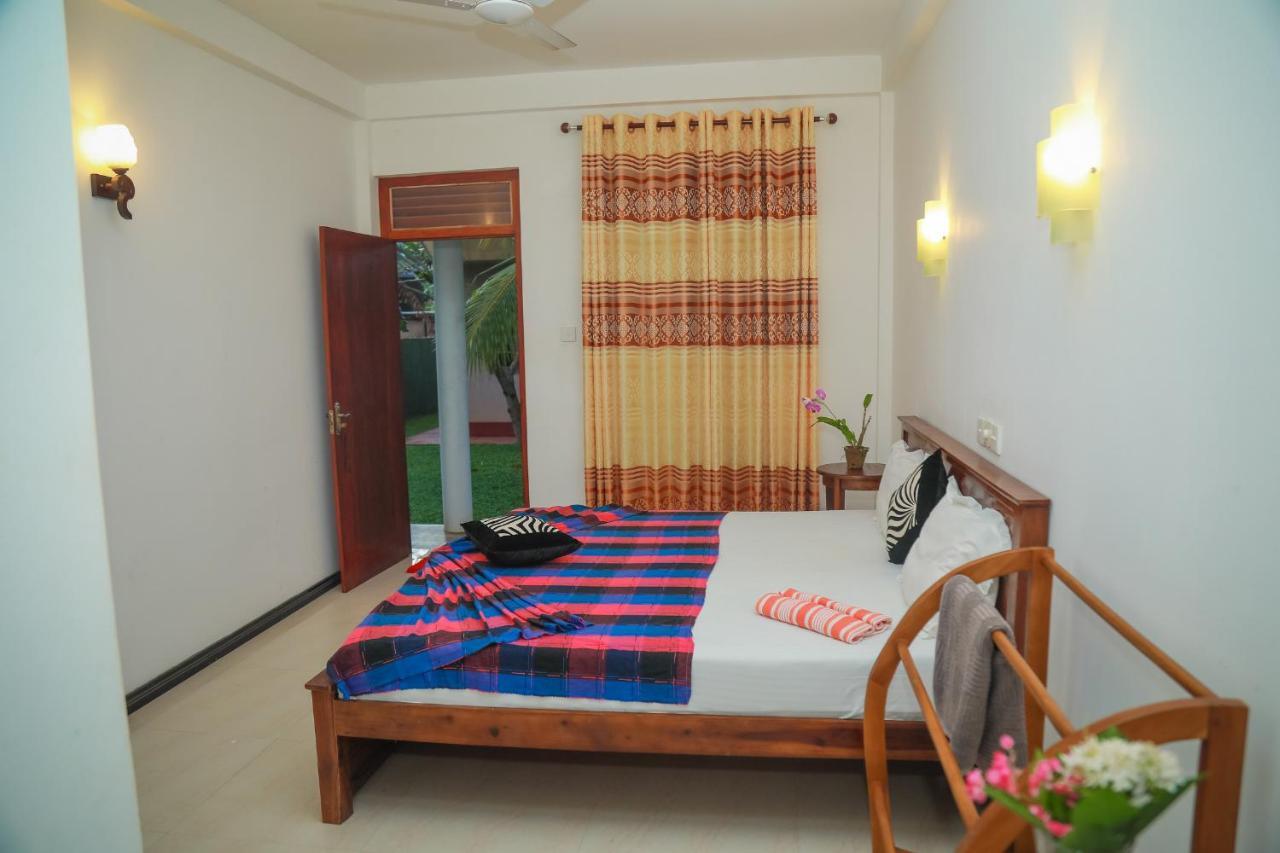 Hasaranga Holiday House Хикадува Екстериор снимка