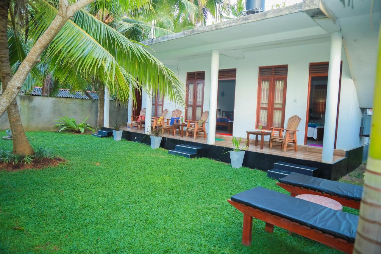 Hasaranga Holiday House Хикадува Екстериор снимка